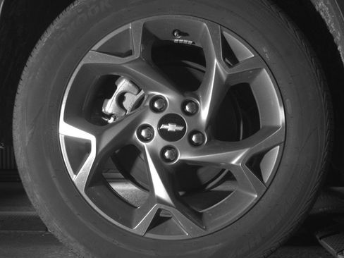 Used 2025 Chevrolet Trax LT FWD image 15