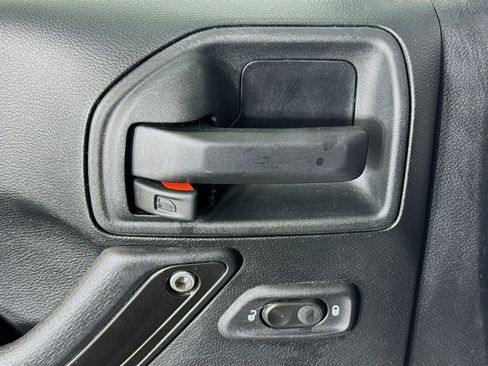 Used 2017 Jeep Wrangler Unlimited Rubicon w/ Quick Order Package 24Z Recon image 21