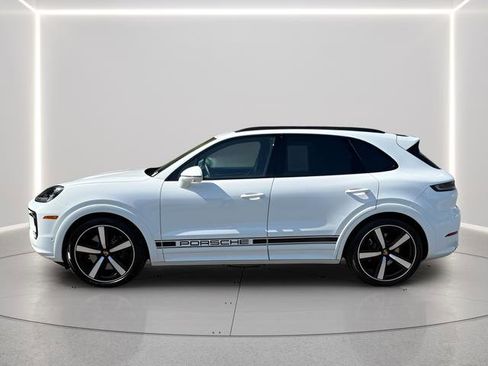 Used 2025 Porsche Cayenne GTS image 2