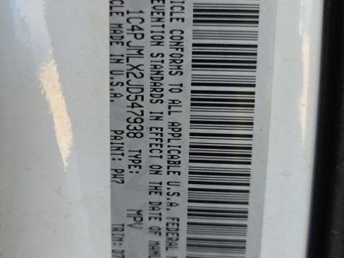 Used 2018 Jeep Cherokee Latitude Plus w/ Comfort/Convenience Group image 12