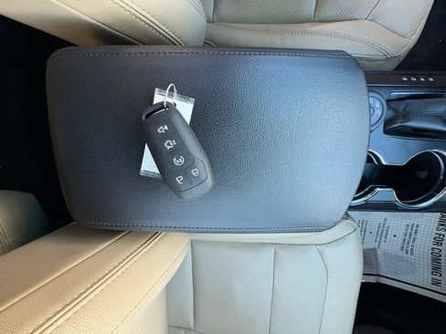 Used 2016 Ford Explorer Limited w/ Equipment Group 301A image 33