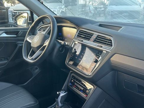 Used 2024 Volkswagen Tiguan SE FWD image 19