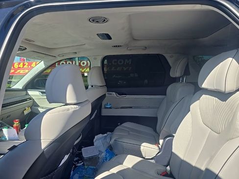 Used 2025 Hyundai Palisade Calligraphy image 5