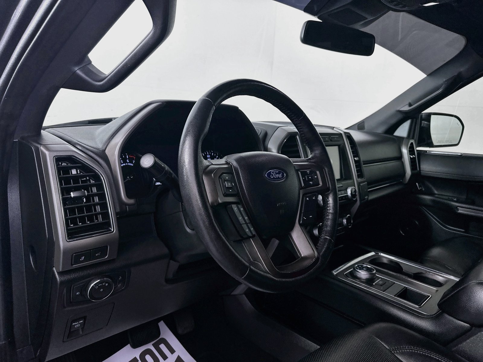 Used 2020 Ford Expedition XLT w/ Equipment Group 202A RWD image 9