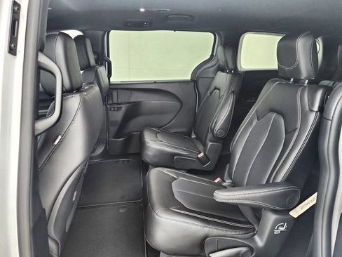 New 2027 Chrysler Pacifica LX FWD image 28