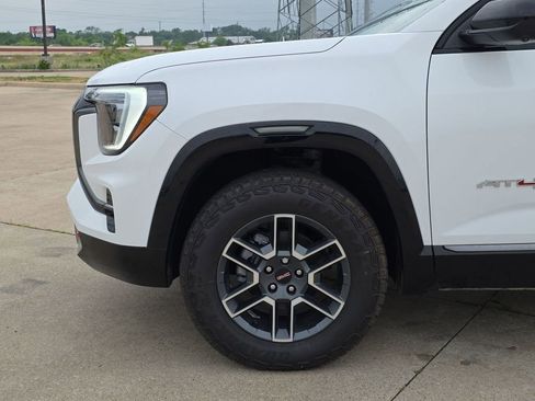 New 2026 GMC Terrain AT4 w/ Convenience Package III image 41