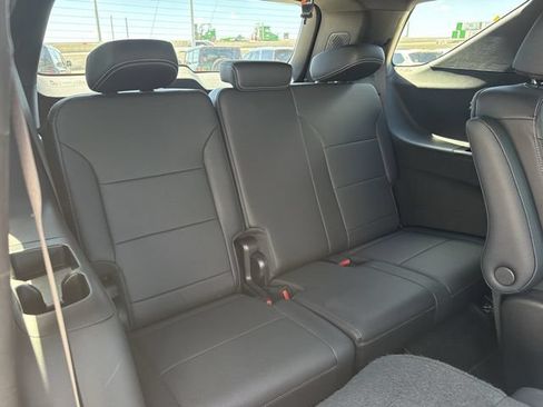 Certified 2026 Chevrolet Traverse LT FWD image 30
