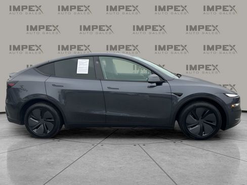 Used 2026 Tesla Model Y Long Range image 6