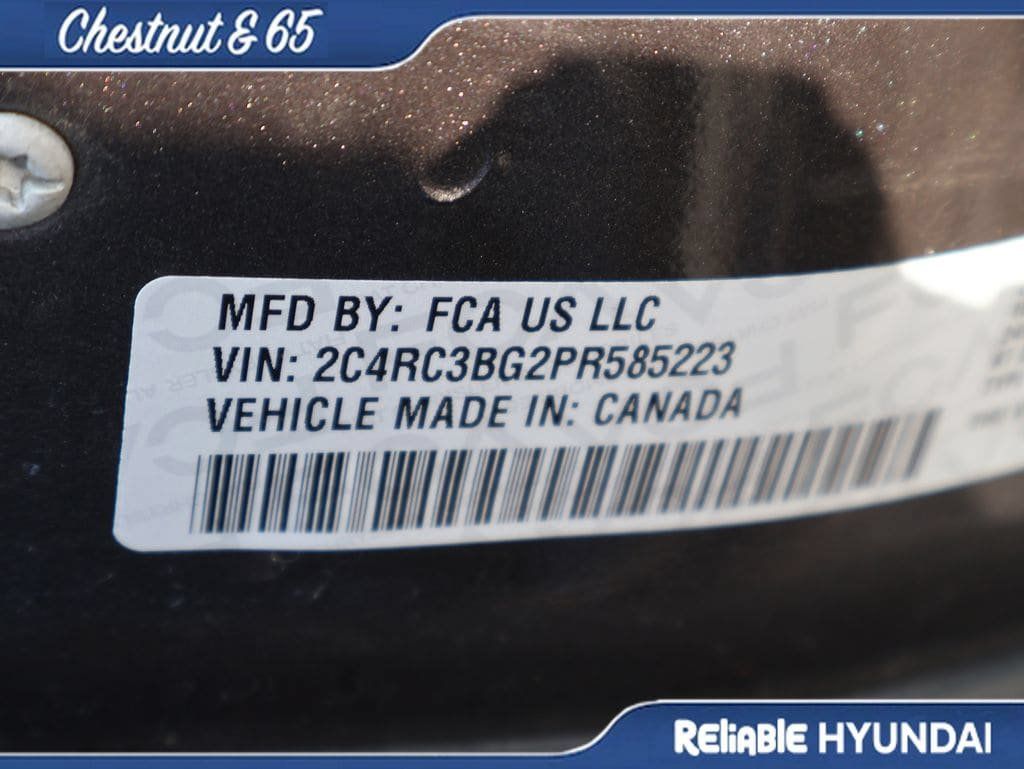 Used 2023 Chrysler Pacifica Touring-L AWD/4WD image 41