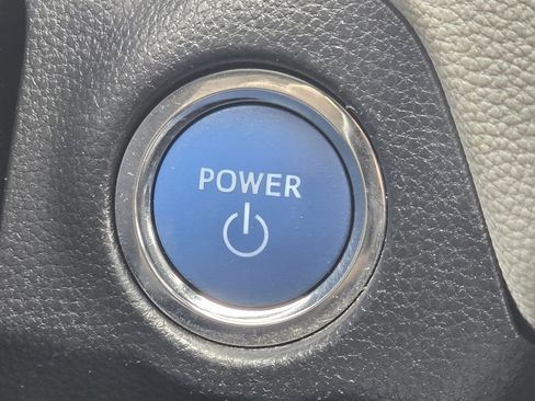 Certified 2022 Toyota RAV4 XLE w/ Convenience Package AWD/4WD image 30