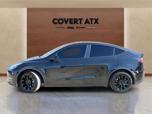 Used 2023 Tesla Model Y Long Range image 2