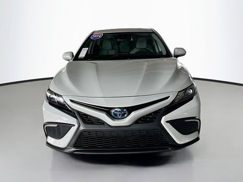 Used 2024 Toyota Camry SE FWD image 3