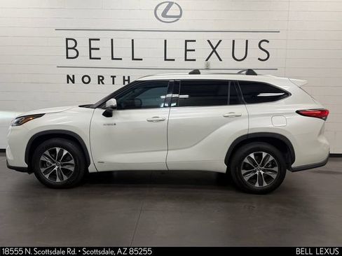 Used 2020 Toyota Highlander XLE FWD image 7