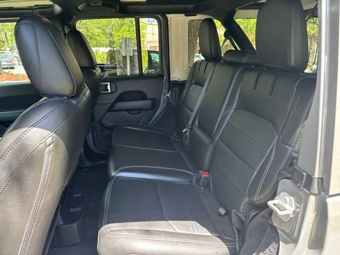 Used 2023 Jeep Wrangler Unlimited Sahara w/ Cold Weather Group AWD/4WD image 12