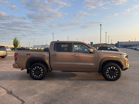 Used 2024 Nissan Frontier PRO-4X w/ Off-Road Protection Package AWD/4WD image 4