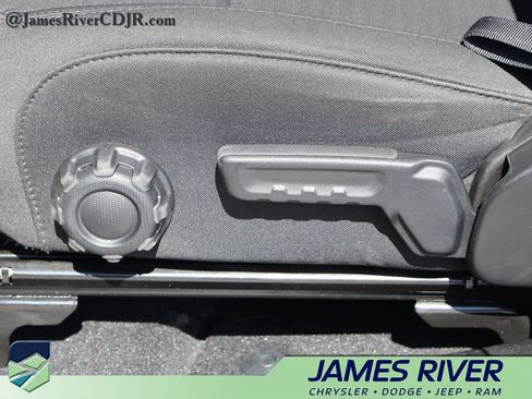 Used 2023 Jeep Wrangler Unlimited AWD/4WD image 23