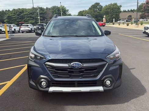 Used 2023 Subaru Outback Premium image 3