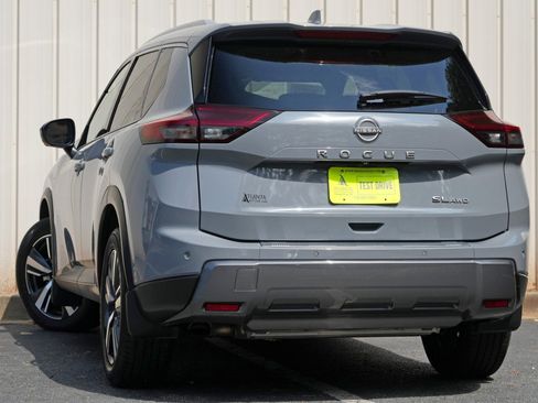 Used 2024 Nissan Rogue SL AWD/4WD image 5