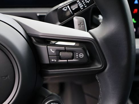 Certified 2024 Porsche Cayenne AWD/4WD image 30