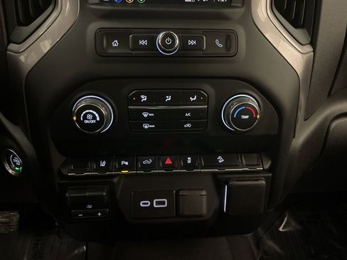 Used 2024 Chevrolet Silverado 2500 Custom w/ Custom Value Package image 11