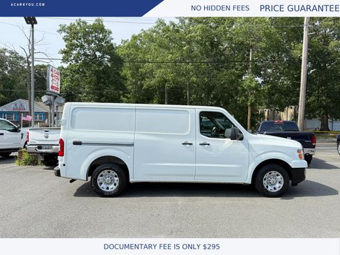 Used 2016 Nissan NV 2500 SV RWD image 2