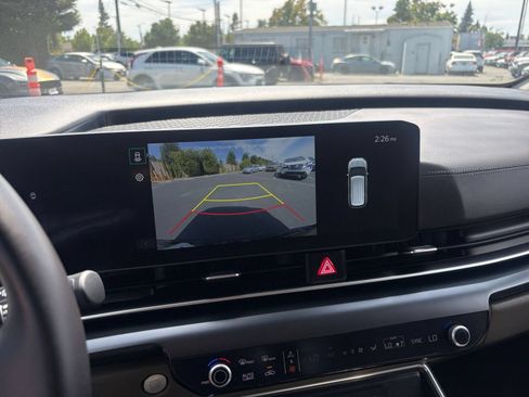 Used 2026 Kia Carnival FWD image 25