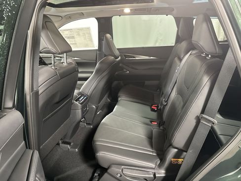 Certified 2026 INFINITI QX60 Luxe w/ Family Package image 29