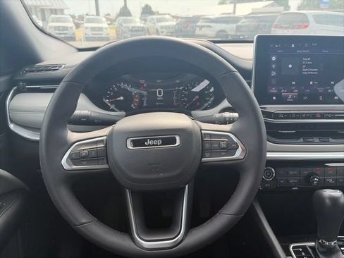 Used 2025 Jeep Compass Limited AWD/4WD image 15