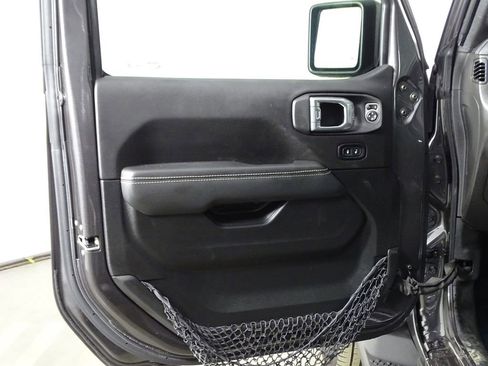 Used 2023 Jeep Wrangler Unlimited Sahara image 17