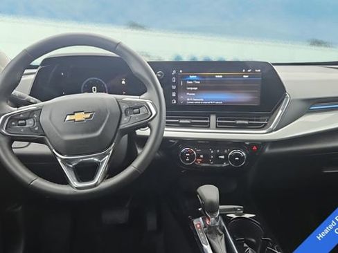 Used 2025 Chevrolet Trax LT w/ LT Convenience Package image 10