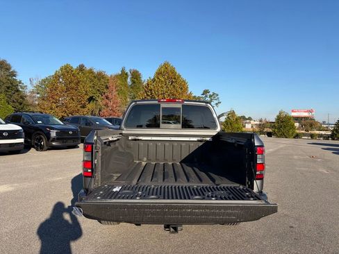 Certified 2022 Nissan Frontier SV image 5