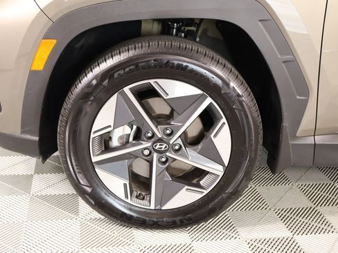 Certified 2025 Hyundai Tucson SEL AWD/4WD image 17