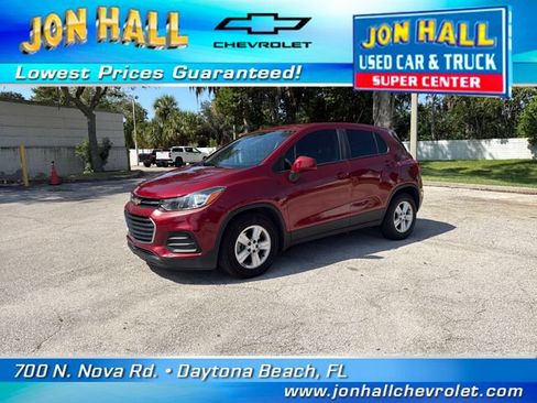 Used 2021 Chevrolet Trax LS w/ Tint and Cruise Package FWD image 2