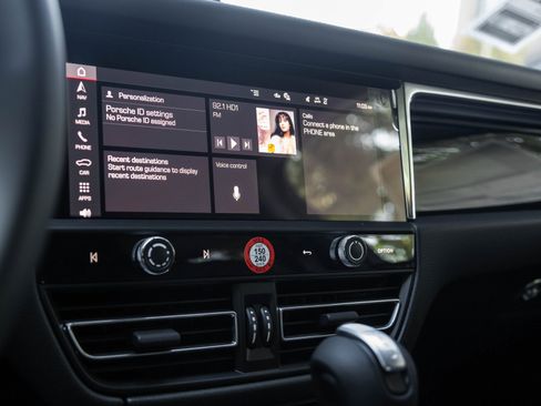 New 2026 Porsche Macan image 25