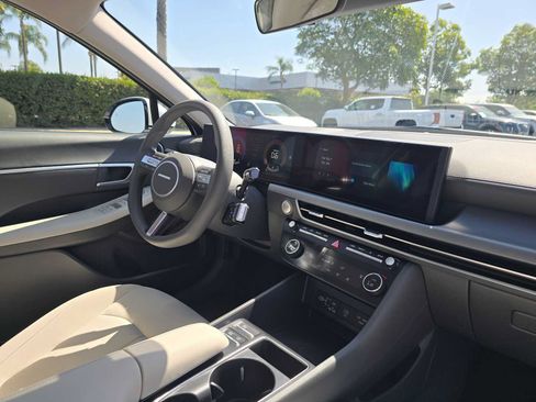 Used 2025 Hyundai Sonata SEL FWD image 11