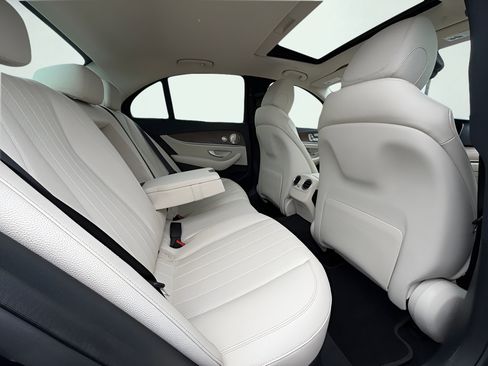 Used 2021 Mercedes-Benz E 350 4MATIC Sedan image 23