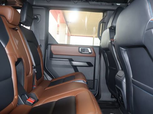 Used 2024 Ford Bronco Outer Banks AWD/4WD image 37