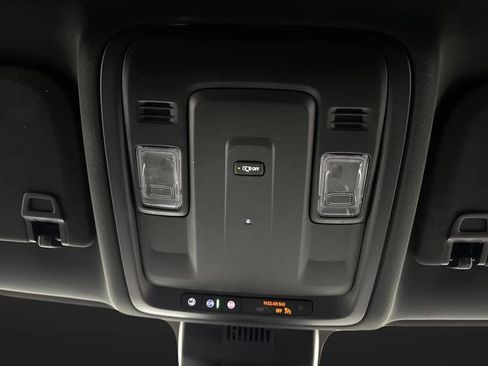 Used 2024 GMC Yukon XL SLE image 23