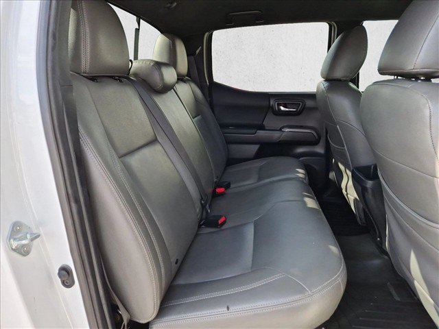 Used 2022 Toyota Tacoma TRD Off-Road w/ Technology Package AWD/4WD image 19