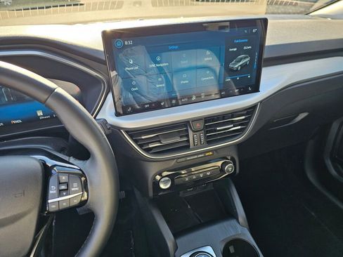 Used 2025 Ford Escape Platinum AWD/4WD image 21