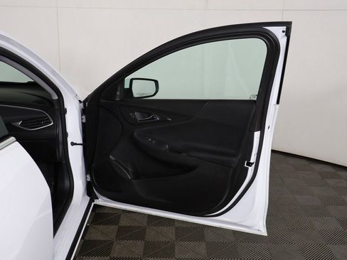 Used 2024 Chevrolet Malibu LT image 17