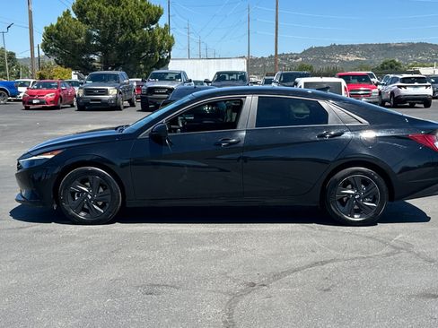 Certified 2023 Hyundai Elantra Blue FWD image 7