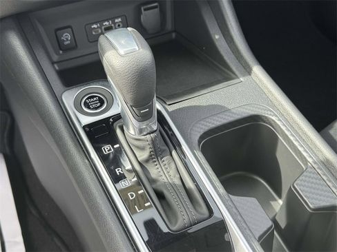 Used 2025 Nissan Sentra SV image 27