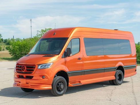 Used 2024 Mercedes-Benz Sprinter 3500 image 4