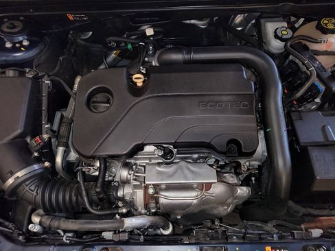 Used 2022 Chevrolet Malibu LT FWD image 30