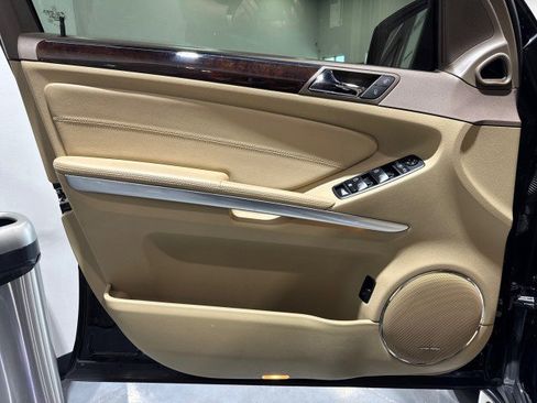 Used 2012 Mercedes-Benz GL 450 4MATIC image 39