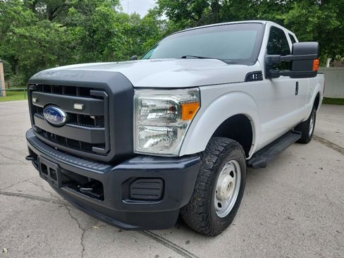 Used 2016 Ford F250 XL w/ Power Equipment Group AWD/4WD image 3