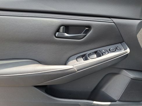Used 2025 Nissan Sentra S FWD image 12