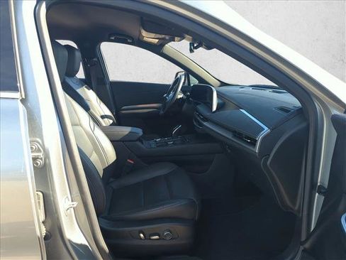 Used 2025 Cadillac XT4 Premium Luxury image 19