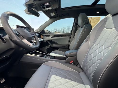 Used 2026 Volkswagen Tiguan SEL R-Line image 20